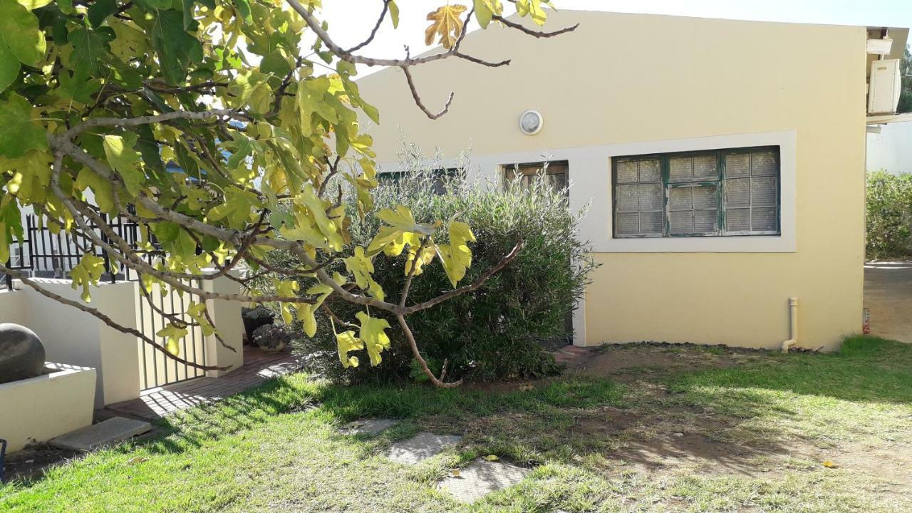 Calvinia Guesthouse Exterior photo
